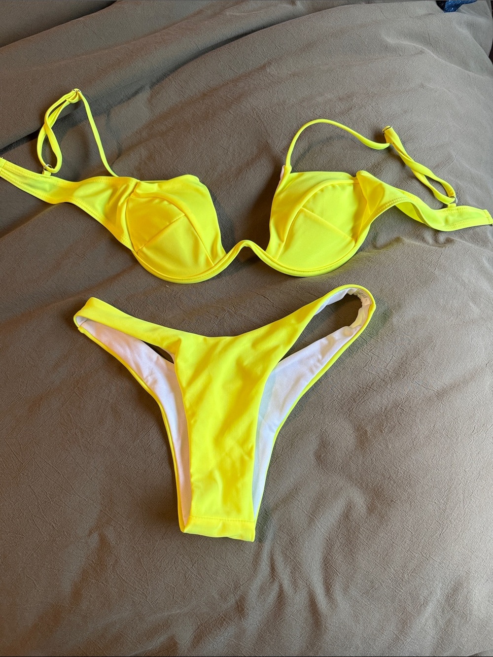 Neon Yellow Underwire Bikini Set - Bright Two-Piece Swimwear